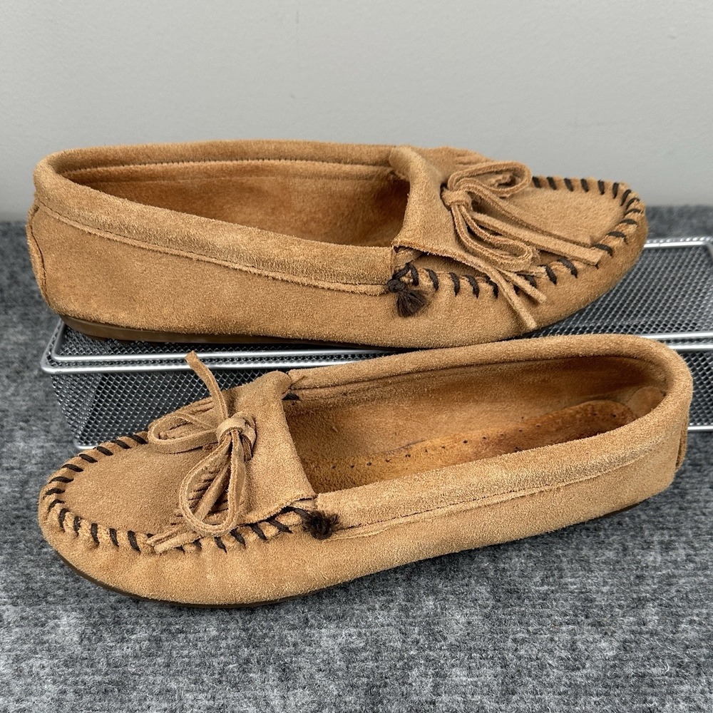 Minnetonka Kilty Fringe Tan Boho Neutral Suede Hardsole Moccasins Women's 7